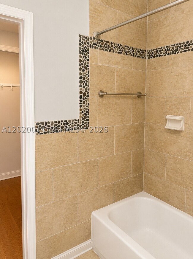 Building Photo - 535 NE 129th St
