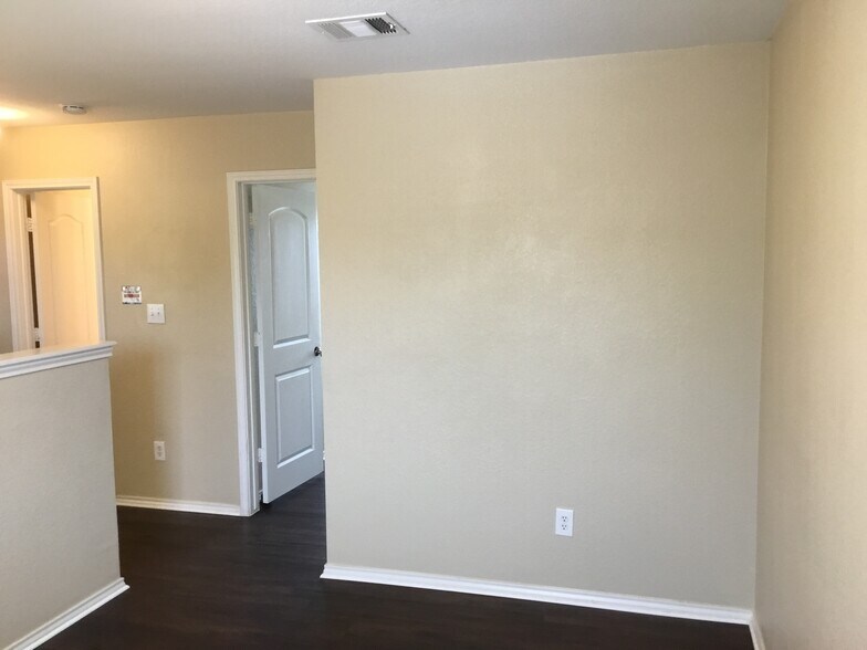 Building Photo - 150 Myrtle St