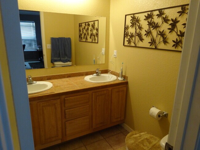 Building Photo - Beautiful Home in Morrison