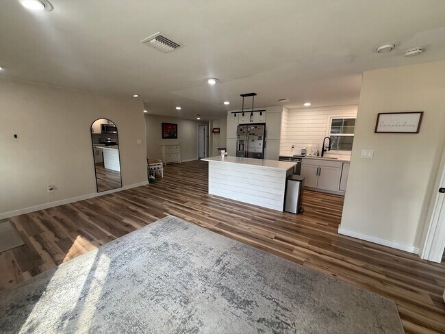 Building Photo - 1388 Rose St