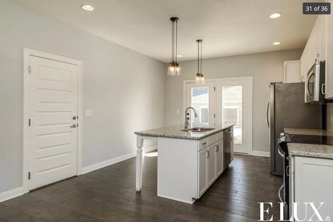 Building Photo - 15845 Foster St