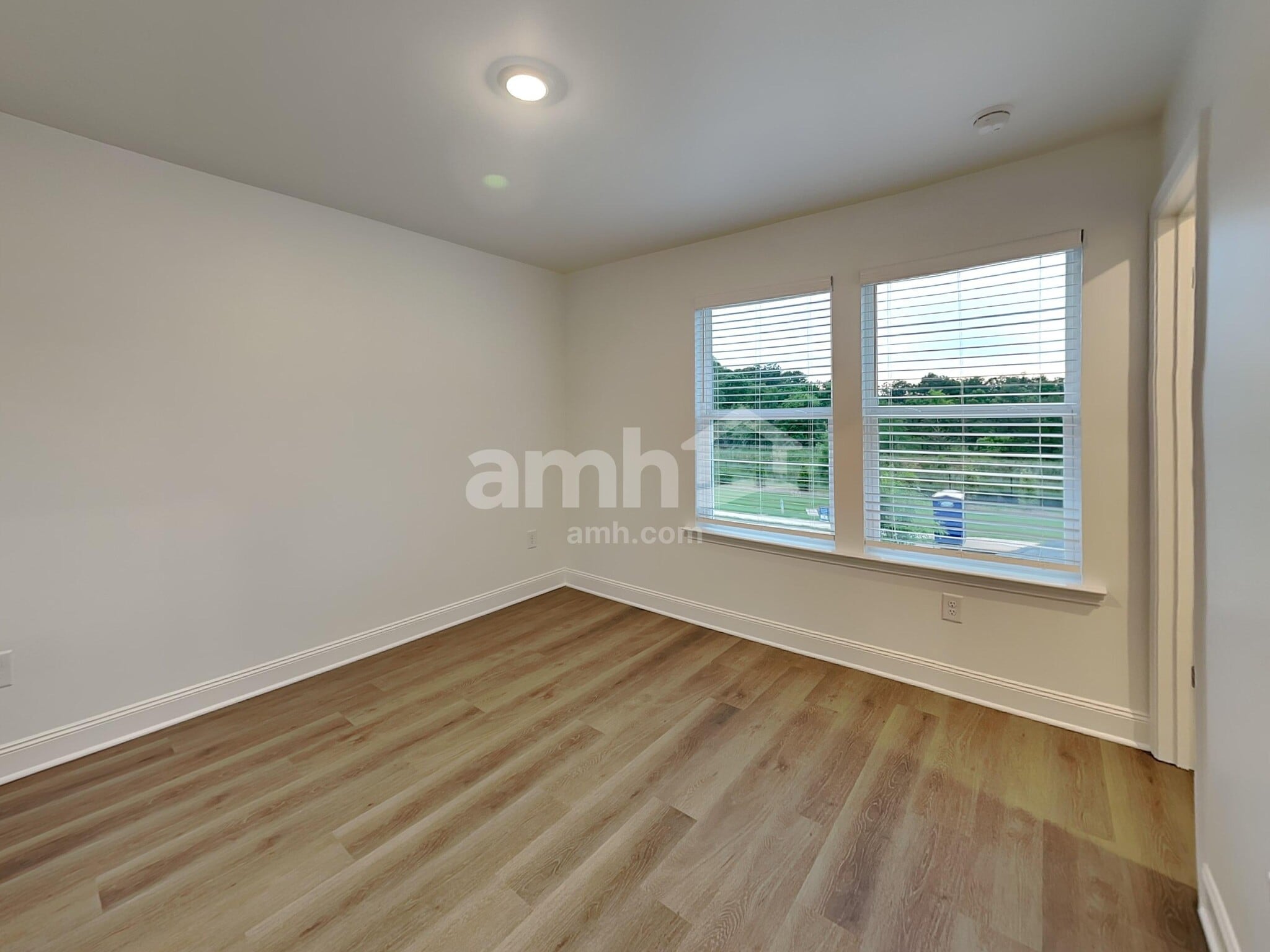 Building Photo - 965 Carnelian Ln