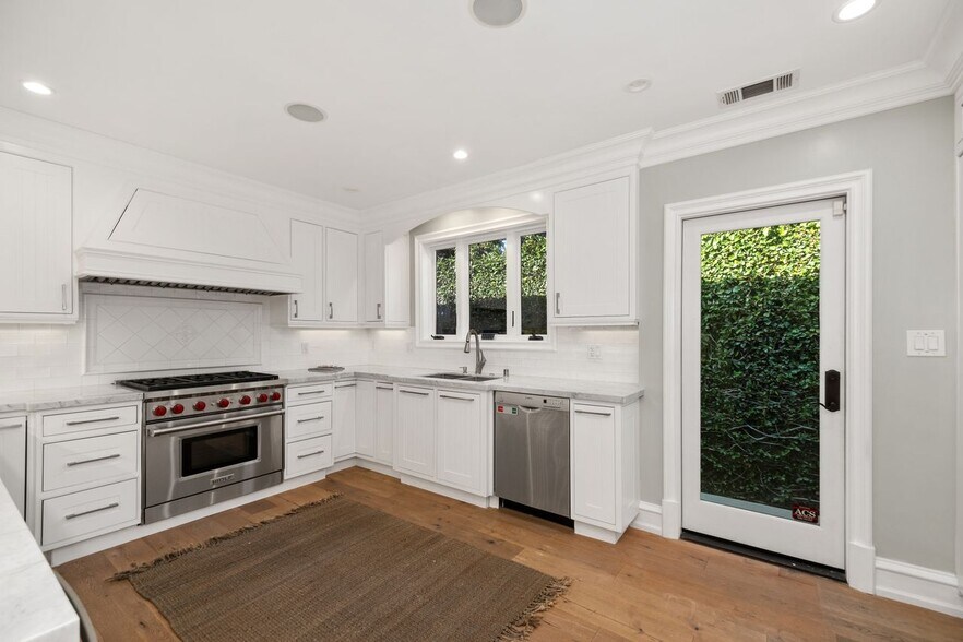 Building Photo - 514 Walden Dr