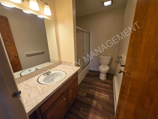 Building Photo - 3295 Ramond St