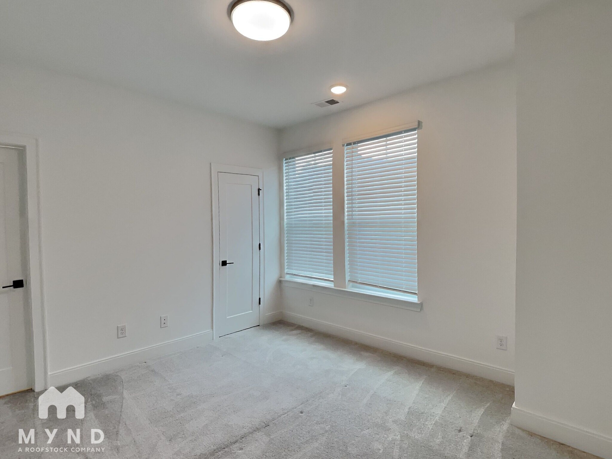 Building Photo - 828 S Columbia Dr