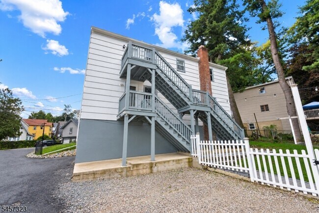 Building Photo - 58 Jardine Rd