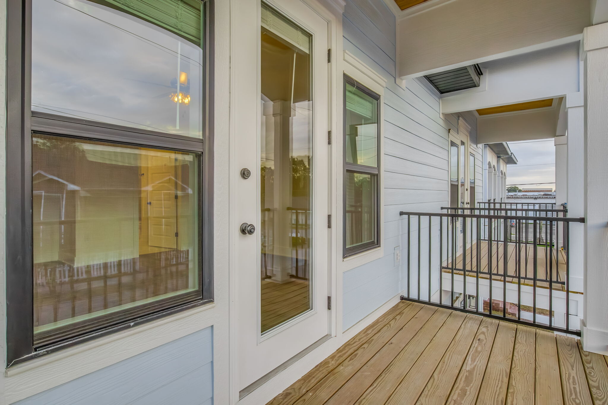 Building Photo - 520 N De Villiers St