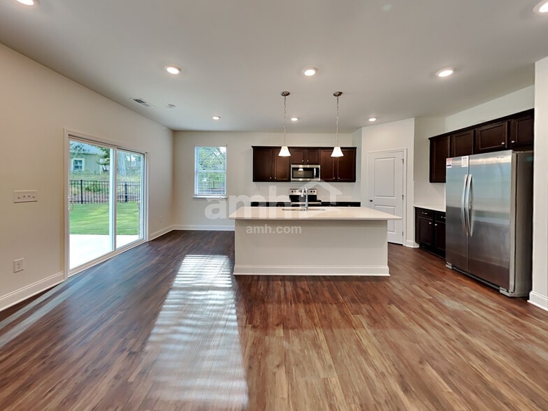Building Photo - 719 Carnaby Ln