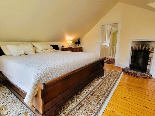 Building Photo - 60 Prairie Ave