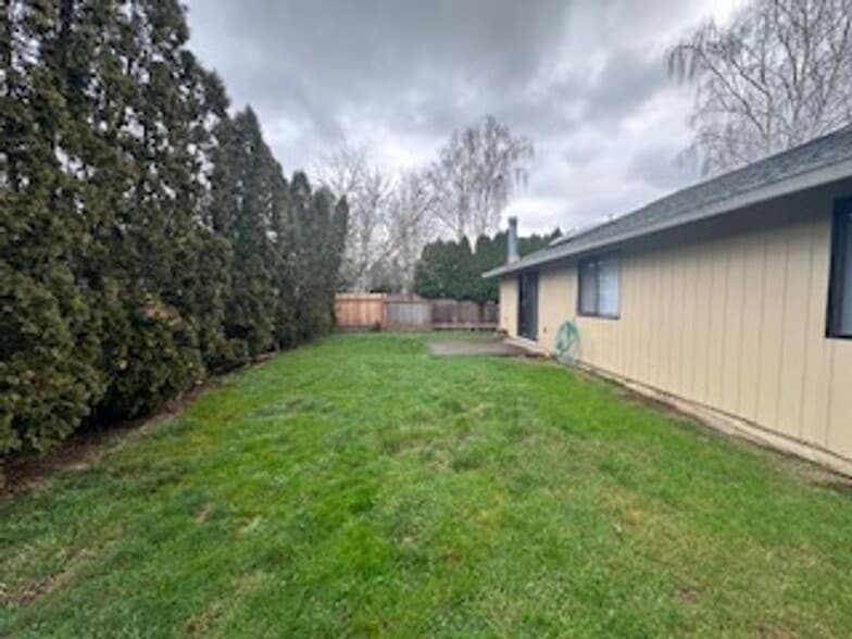 Building Photo - 16265 NW Lyndel Ln