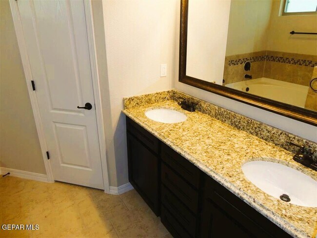 Building Photo - 14254 Earl Chokiski