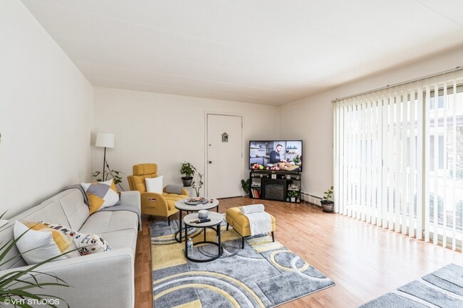 Building Photo - 6148 Kensington Ave