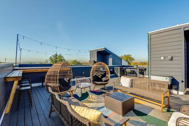 Building Photo - 1112 Harmony Way