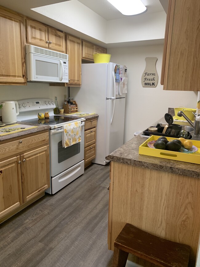 Building Photo - 2231