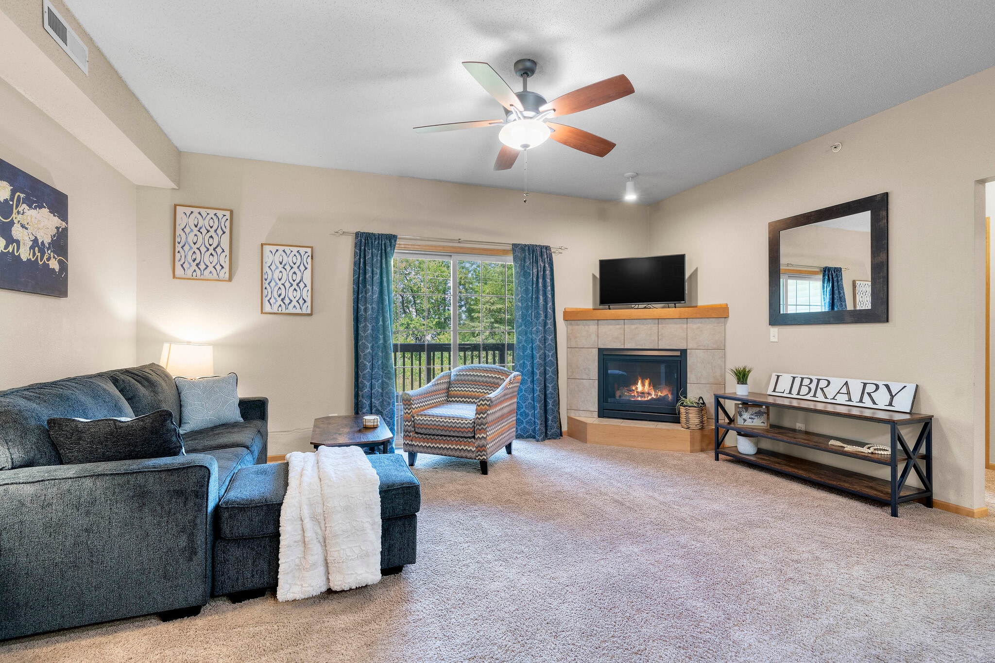 Building Photo - 805 Blue Sky Dr