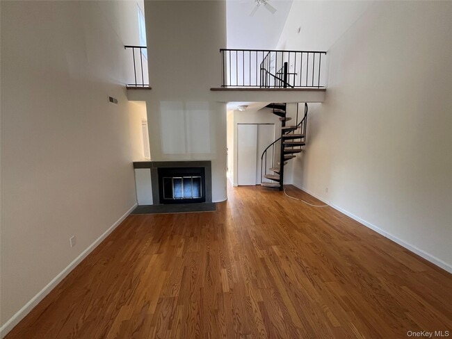 Building Photo - 61 Fox Run