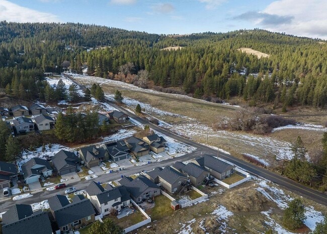 Building Photo - New Listing Ponderosa Ridge/Dishman Mica 4...