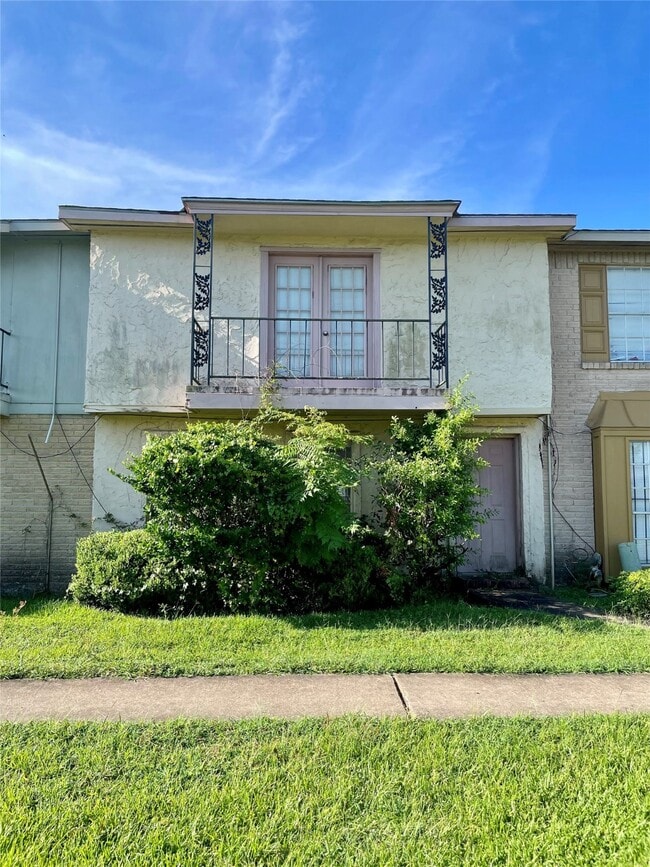 Primary Photo - 7051 Chasewood Dr