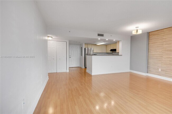 Building Photo - 3000 Coral Wy