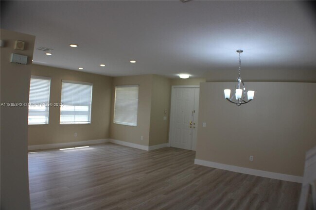 Building Photo - 4955 SW 166th Ave