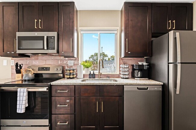 Building Photo - 18340 Mesle St