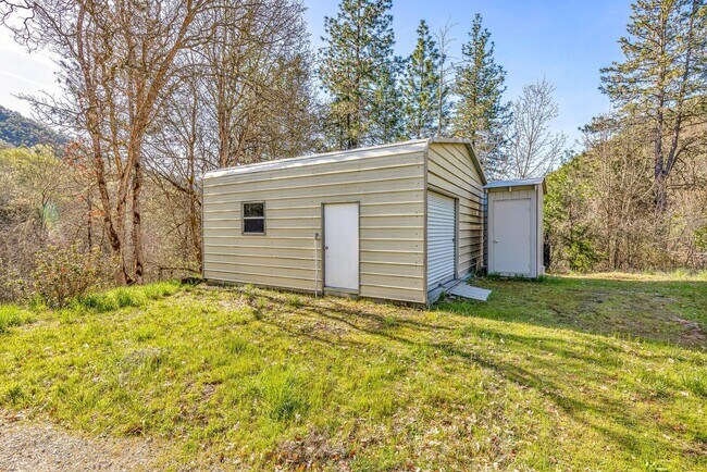 Building Photo - 2677 Humbug Creek Rd