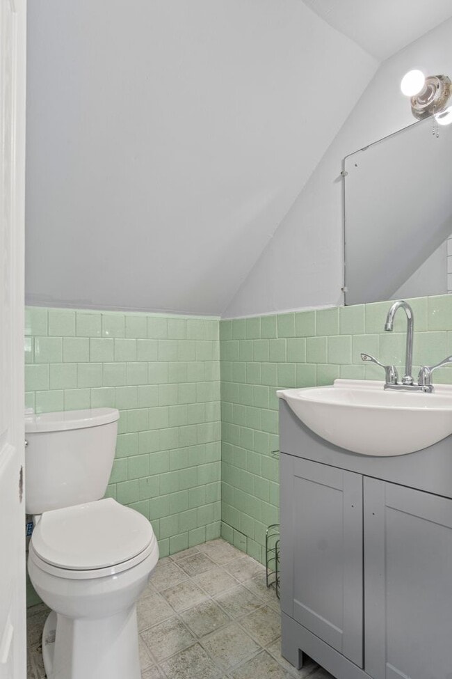 Building Photo - Private and Cozy 1BR Garage Apartment – Ut...