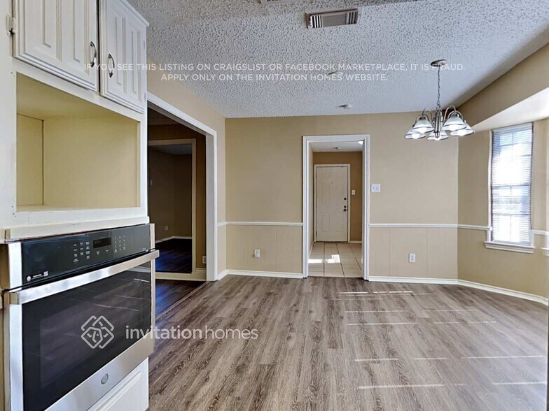Building Photo - 2022 Spindletop Dr