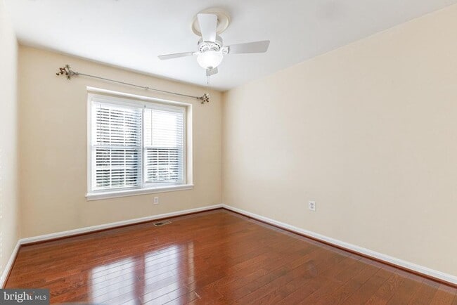 Building Photo - 7716 Green Garland Dr