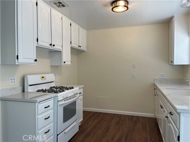 Building Photo - 6331 Balmoral Dr
