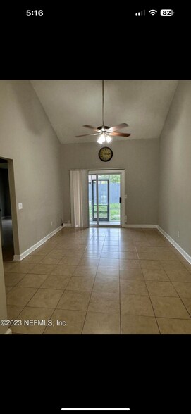 Building Photo - 2410 Seabury Pl N