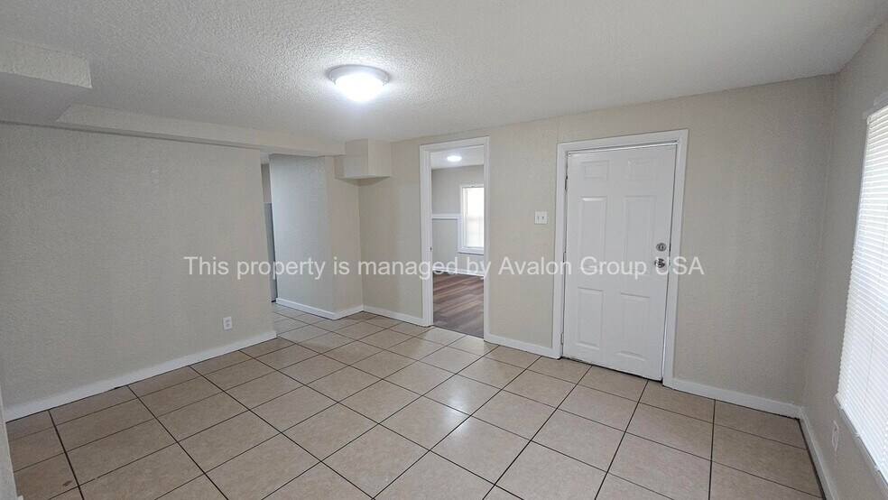 Building Photo - 9831 Ridge Blvd