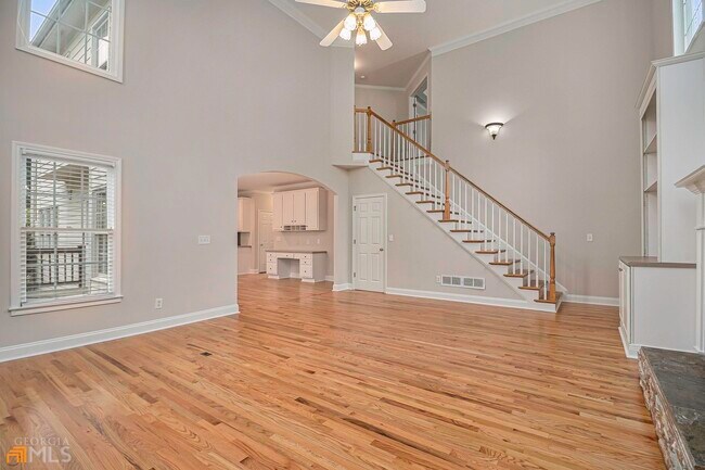Building Photo - 592 Kenion Forest Way