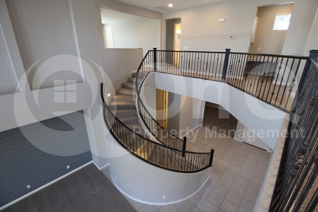 Building Photo - 4247 E Comstock Dr