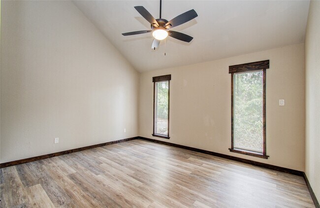 Building Photo - 712 Player Ct