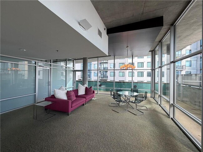 Building Photo - 845 Spring St NW