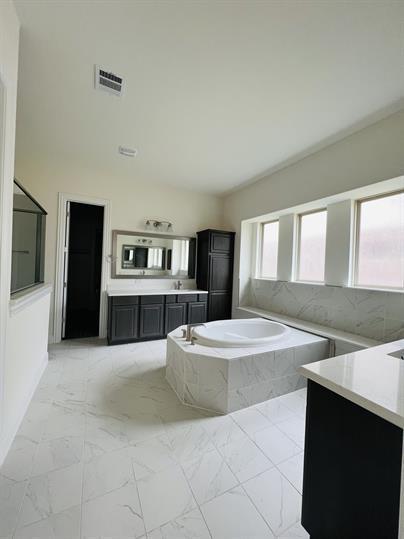 Building Photo - 728 Critty Ln