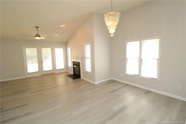 Building Photo - 310 Riverwalk Cir