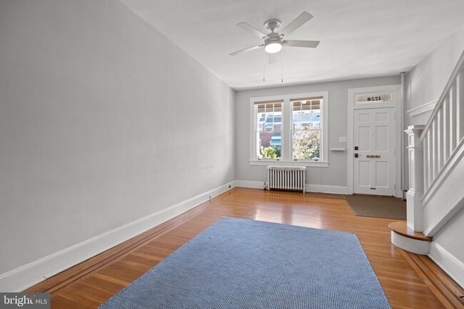 Building Photo - 1228 W 37th St