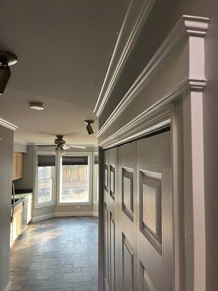 Building Photo - 203 Spring Point Dr