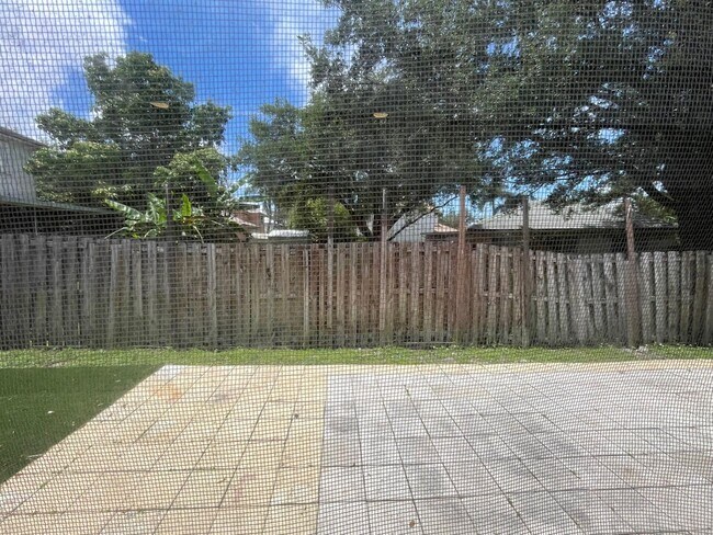 Building Photo - 1806 NW 98th Ave
