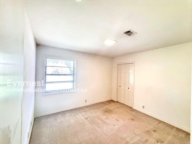 Building Photo - 37 Crossgates Dr
