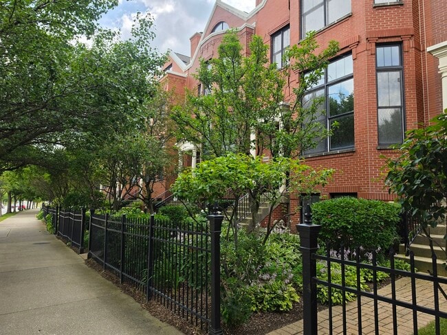 Building Photo - 2085 Valor Ct