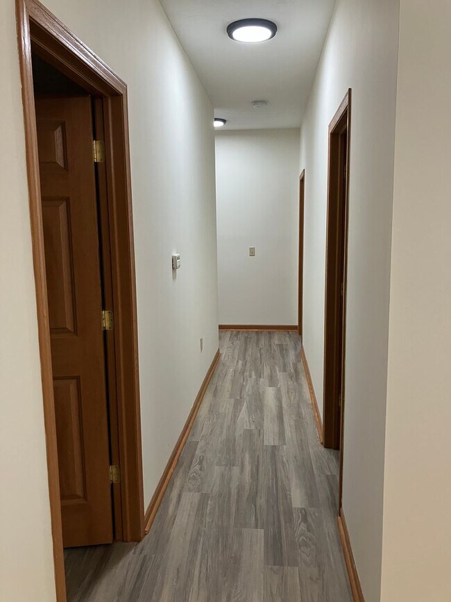Building Photo - Modern & Spacious 3-Bedroom Ranch Condo – ...