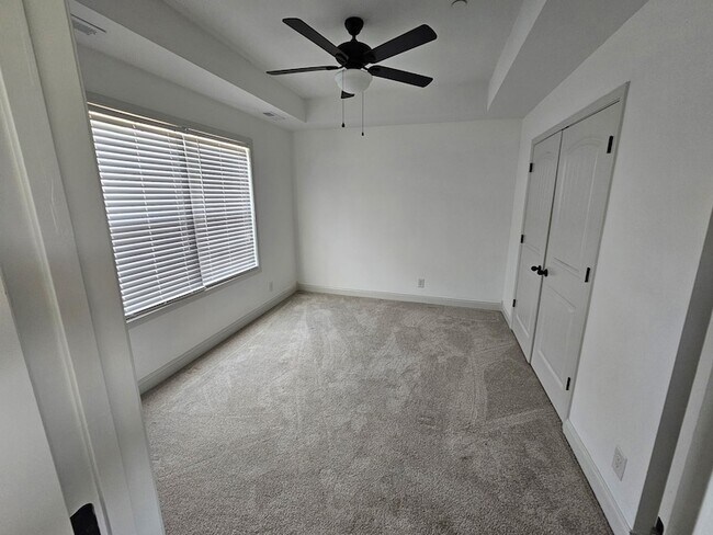 Building Photo - 407 Preakness Cir