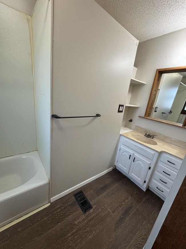 Building Photo - 1909 SW Lane St