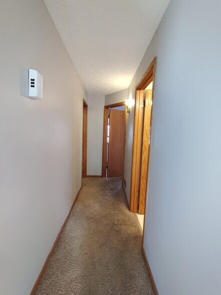 Building Photo - 1023 West Dr