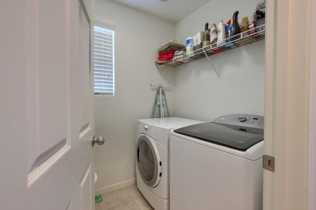 Building Photo - Four Bedroom Home in the Harlan Ranch Community