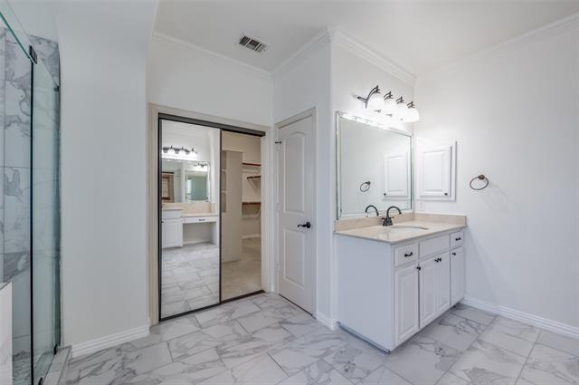 Building Photo - 2043 Loma Alta Dr
