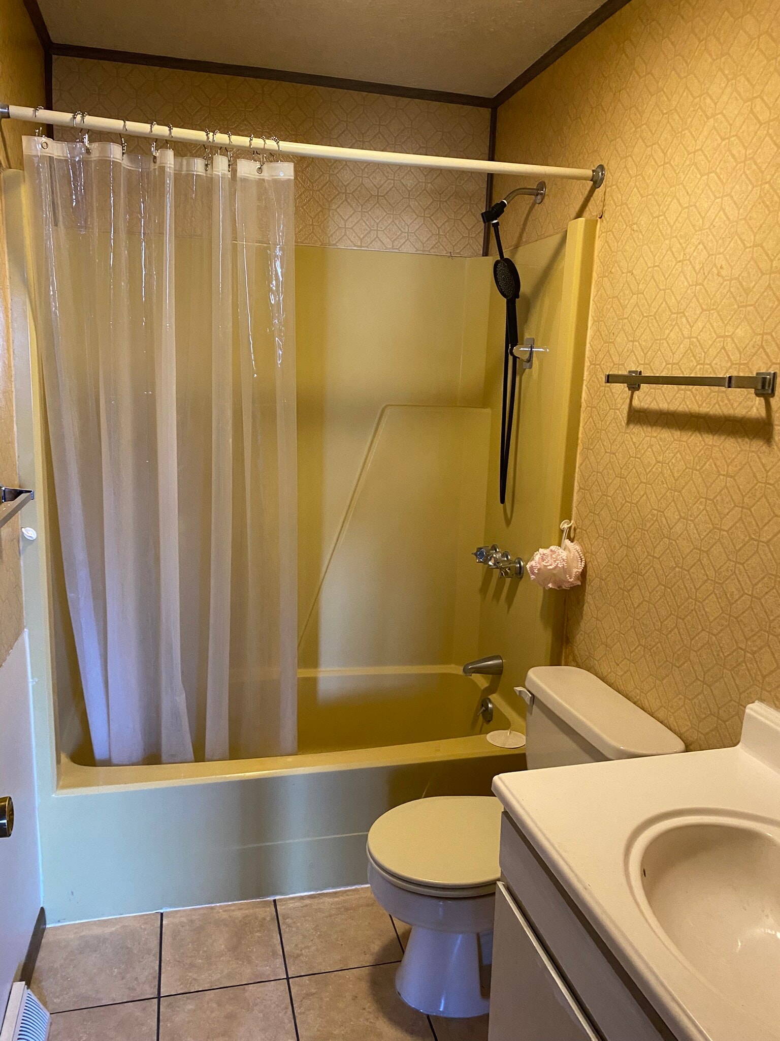 Upstair Bathroom - 1441 Northwest Dr